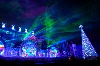 「ユニバーサル・クリスタル・クリスマス」「ユニバーサル・クリスタル・クリスマス」開幕セレモニーの様子。（写真提供：ユニバーサル・スタジオ・ジャパン）