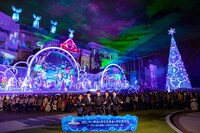 「ユニバーサル・クリスタル・クリスマス」開幕セレモニーに登場した関ジャニ∞。（写真提供：ユニバーサル・スタジオ・ジャパン）