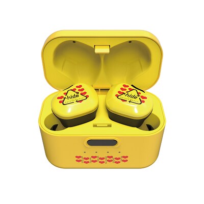 「hide TRUE WIRELESS STEREO EARPHONES」イヤフォンと充電ケース。