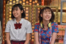 左から山崎夢羽、高瀬くるみ（BEYOOOOONDS）。 (c)日本テレビ