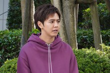 片寄涼太扮する甲斐隼人。