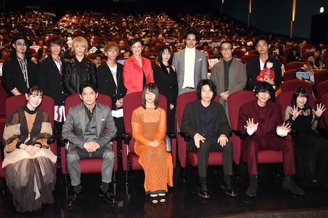 映画「恐怖人形」初日舞台挨拶の様子。