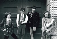 ザ・ファントムギフト。左よりピンキー青木（Vo）、チャーリー森田（Dr）、サリー久保田（B）、ナポレオン山岸（G）。（写真提供：サリー久保田）