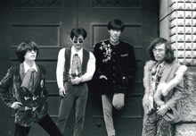 ザ・ファントムギフト。左よりピンキー青木（Vo）、チャーリー森田（Dr）、サリー久保田（B）、ナポレオン山岸（G）。（写真提供：サリー久保田）