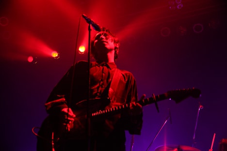 小林祐介（Vo, G）（Photo by Susie）