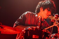 ゆーまお（Dr）（撮影：西槇太一）