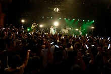 綾野ましろワンマンライブ「ARCH」の模様。（Photo by Makiko Takada）