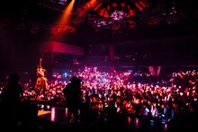 「超歌手大森靖子2019 47都道府県TOUR“ハンドメイドシンガイア”」東京・新木場STUDIO COAST公演の様子。（撮影：西槇太一）