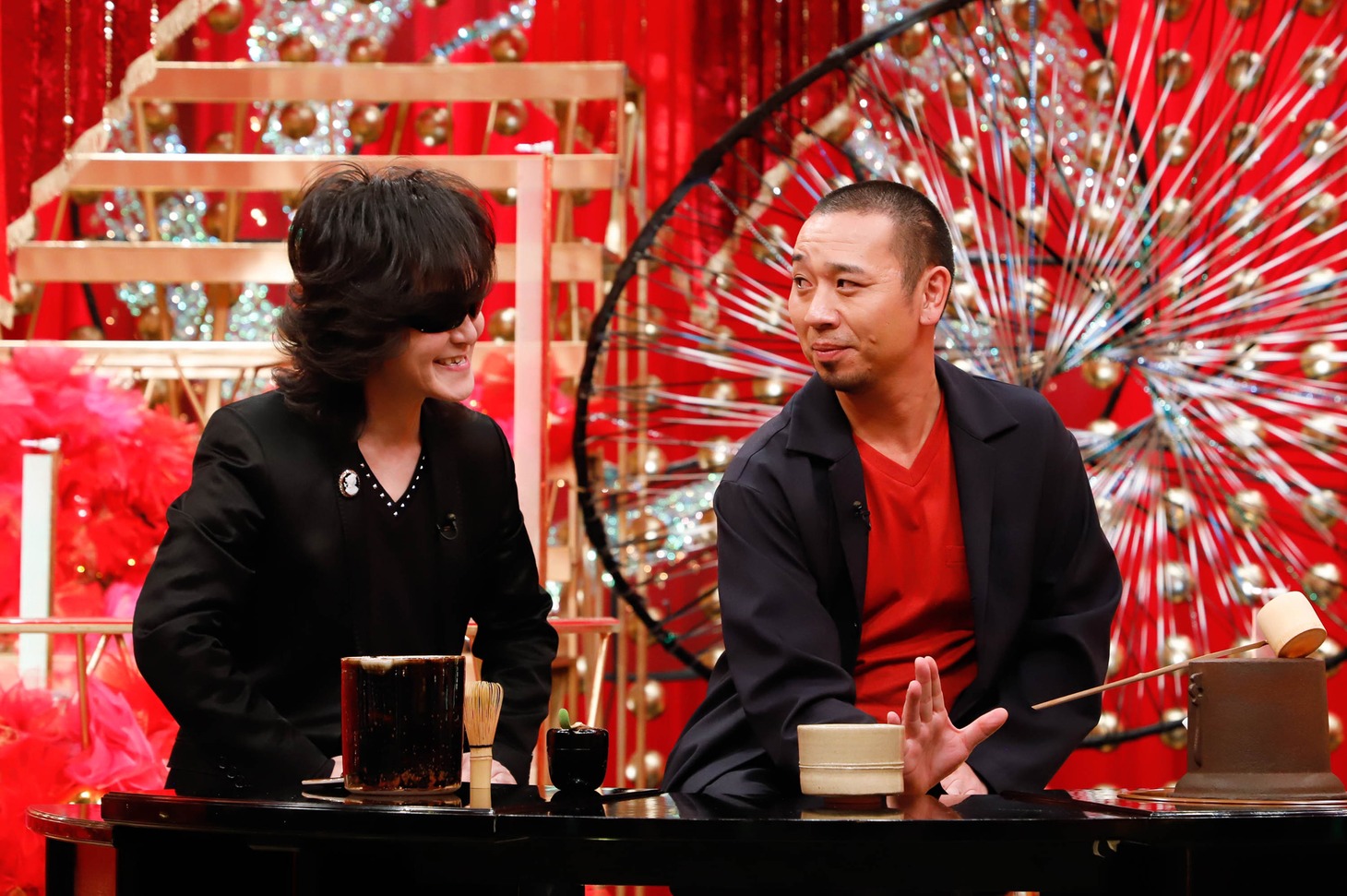 左からToshl、大悟（千鳥）。(c)カンテレ
