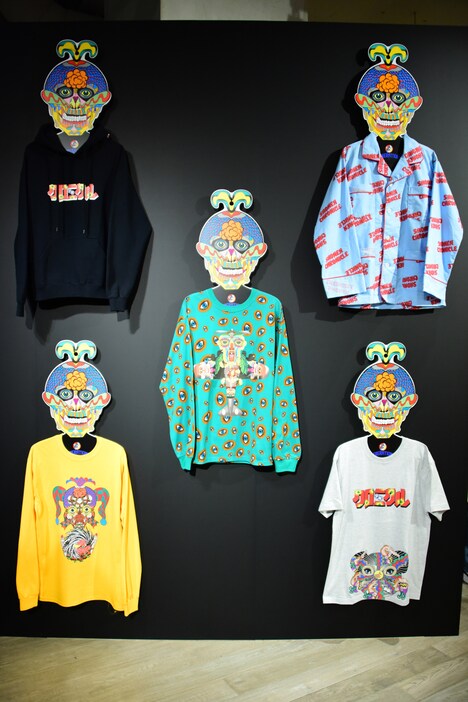 「少年クロニクル POP-UP STORE」店内ディスプレイの一部。