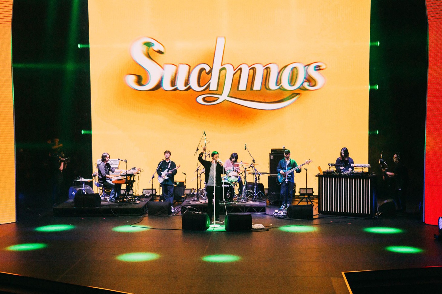 「金音創作獎 -Golden Indie Music Awards-」でパフォーマンスするSuchmos。