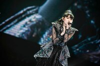 SU-METAL（Vo & Dance / BABYMETAL）（Photo by Taku Fujii）