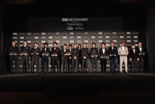 「GQ MEN OF THE YEAR 2019 授賞式・記者会見」の様子。右端が霜降り明星。