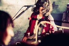 佐藤健一郎（B / teto）（撮影：小杉歩）