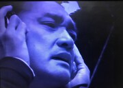 ドラマ「冠婚葬祭部長」主題歌の「泣けるわけがないだろう」をレコーディングする萩原健一。