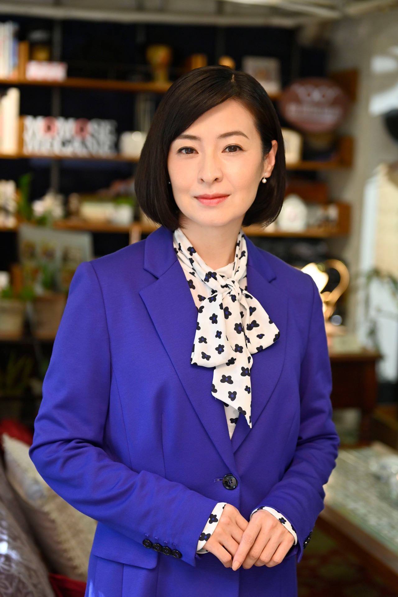 檀れい扮する桃瀬多恵子。