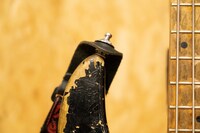 原昌和のESP Amaze、ストラップピン付近。