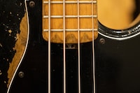 ESP Amazeのトラスロッド調整穴。