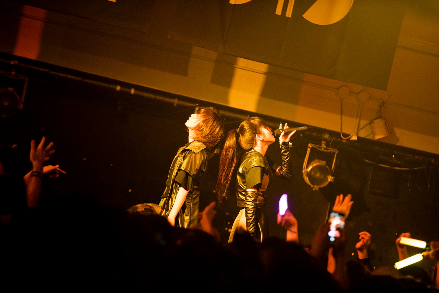 左からネオ・トゥリーズ、イトー・ムセンシティ部。（Photo by sotobayashi kenta）