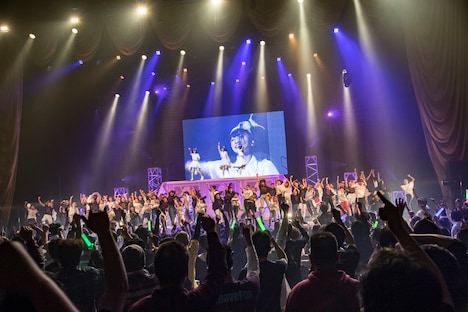 「78WD」を披露するTask have Funとダンサー。（写真提供：Velvet management）