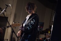 山本彩「追憶の光」発売記念フリーライブの様子。（写真提供：UNIVERAL SIGMA）