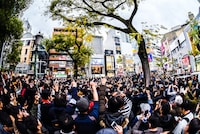 山本彩「追憶の光」発売記念フリーライブの様子。（写真提供：UNIVERAL SIGMA）