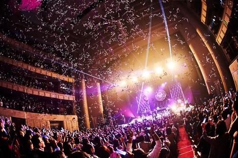 和楽器バンド「和楽器バンド Japan Tour 2019 REACT-新章-」最終公演の様子。（撮影：上溝恭⾹ / Kyoka Uemizo）