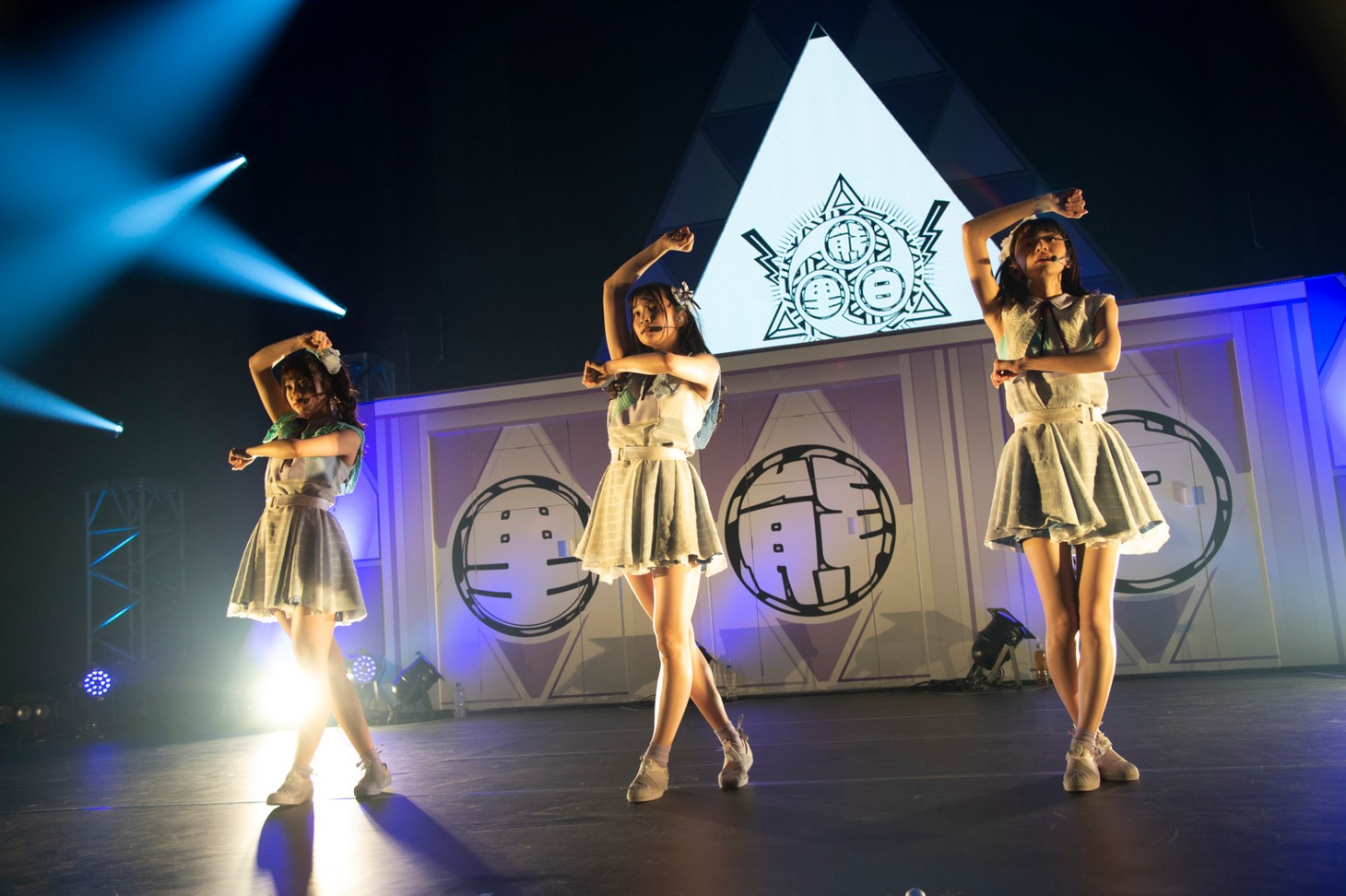 「幻想セレナーデ」を披露するTask have Fun。（写真提供：Velvet management）