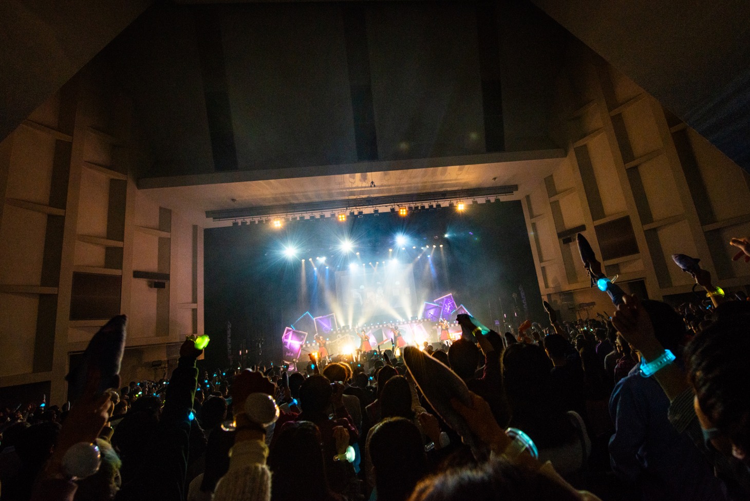 「26時のマスカレイド 3rd Anniversary Tour 怪盗マスカレイド ～今宵、あなたを奪いに行きマス！～」東京・昭和女子大学人見記念講堂公演の様子。（写真提供：プラチナムプロダクション）