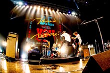BLUE ENCOUNT「BLUE ENCOUNT TOUR2019『B.E. with YOU』」Zepp Tokyo公演の様子。（撮影：浜野カズシ）