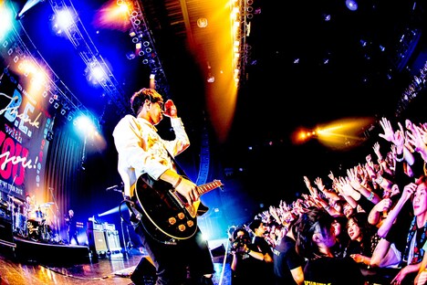 BLUE ENCOUNT「BLUE ENCOUNT TOUR2019『B.E. with YOU』」Zepp Tokyo公演の様子。(撮影:浜野カズシ)