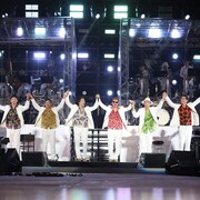 EXILE初期メンバー6人が沖縄に集結!ヒット曲メドレーに1万5000人熱狂