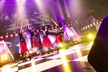 「26時のマスカレイド 3rd Anniversary Tour 怪盗マスカレイド ～今宵、あなたを奪いに行きマス！～」東京・昭和女子大学人見記念講堂公演の様子。（写真提供：プラチナムプロダクション）