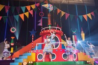 「私立恵比寿中学ようこそ秋冬ホールツアー2019～世界のみなさんおめでとうアイドルって楽しい～」神奈川・パシフィコ横浜 国立大ホール公演の様子。