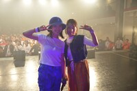 左からyuu、risano。（撮影：沼田学）