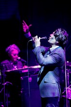 「Skoop On Somebody "What is love? Release Live"」の様子。