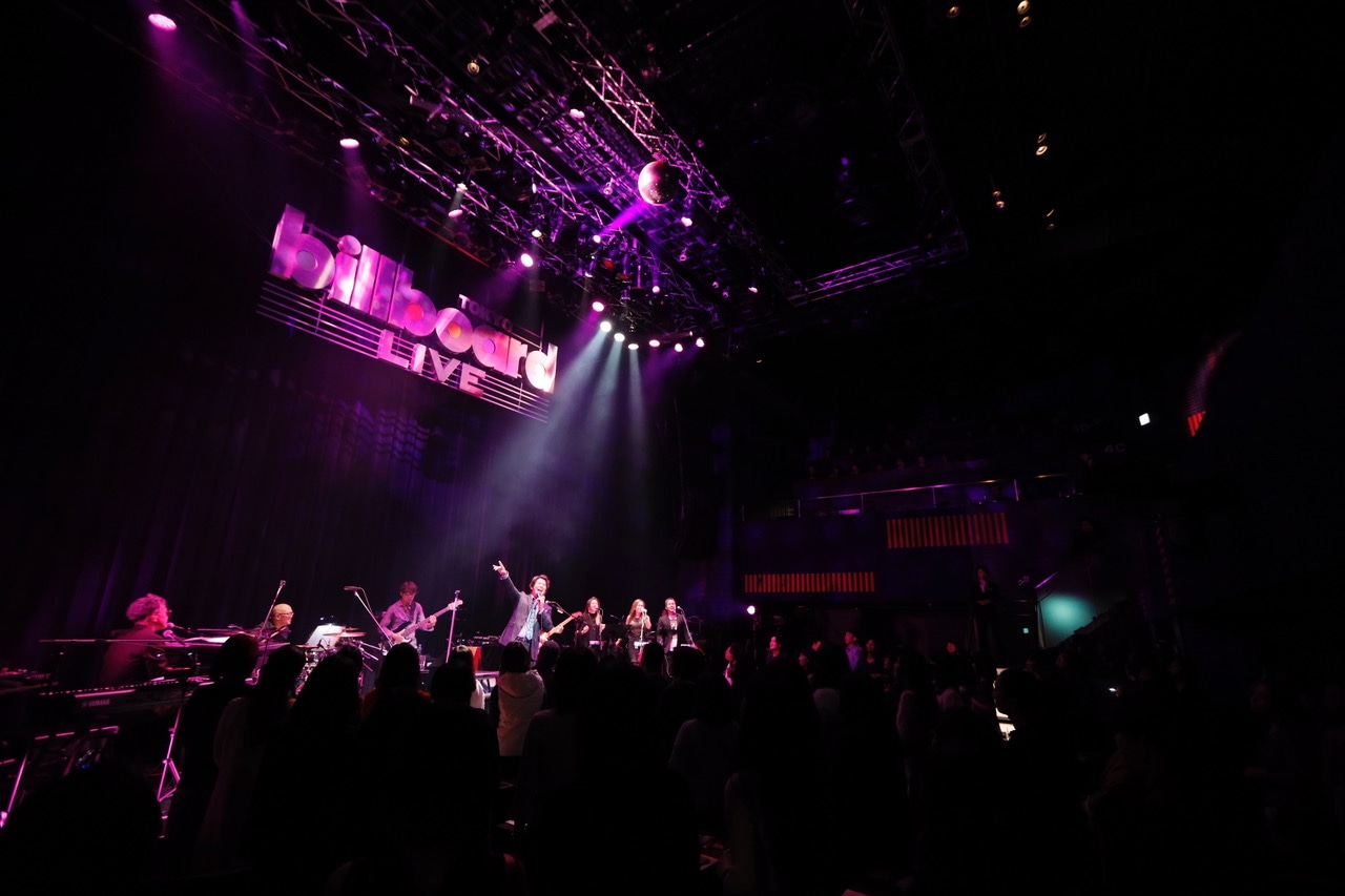 「Skoop On Somebody "What is love? Release Live"」の様子。