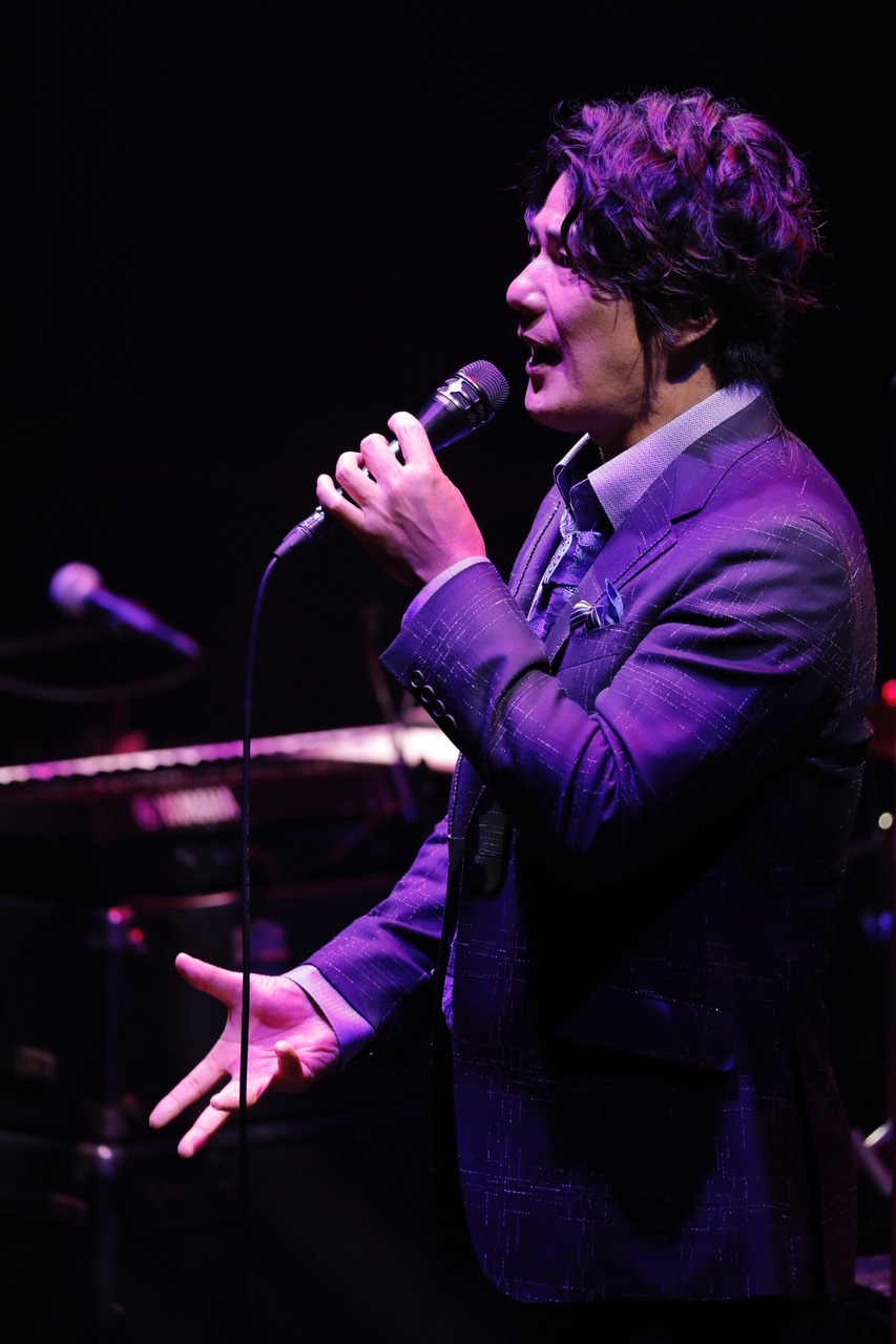 「Skoop On Somebody "What is love? Release Live"」の様子。