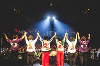 「さくらしめじ祝5周年企画第3弾！スペシャルライブ【昼の会】改めましてさくらしめじと申します。大・大・大祝祭！ドドン！とお祝いしてくれYO！」の様子。（撮影：鈴木友莉）