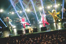 「さくらしめじ祝5周年企画第3弾！スペシャルライブ【昼の会】改めましてさくらしめじと申します。大・大・大祝祭！ドドン！とお祝いしてくれYO！」の様子。（撮影：鈴木友莉）