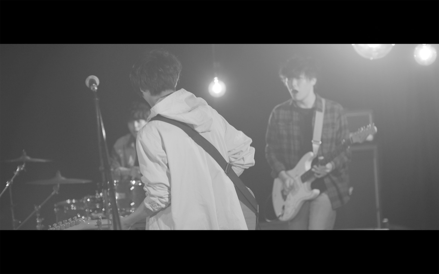 Sano ibuki「いつか」ミュージックビデオのワンシーン。