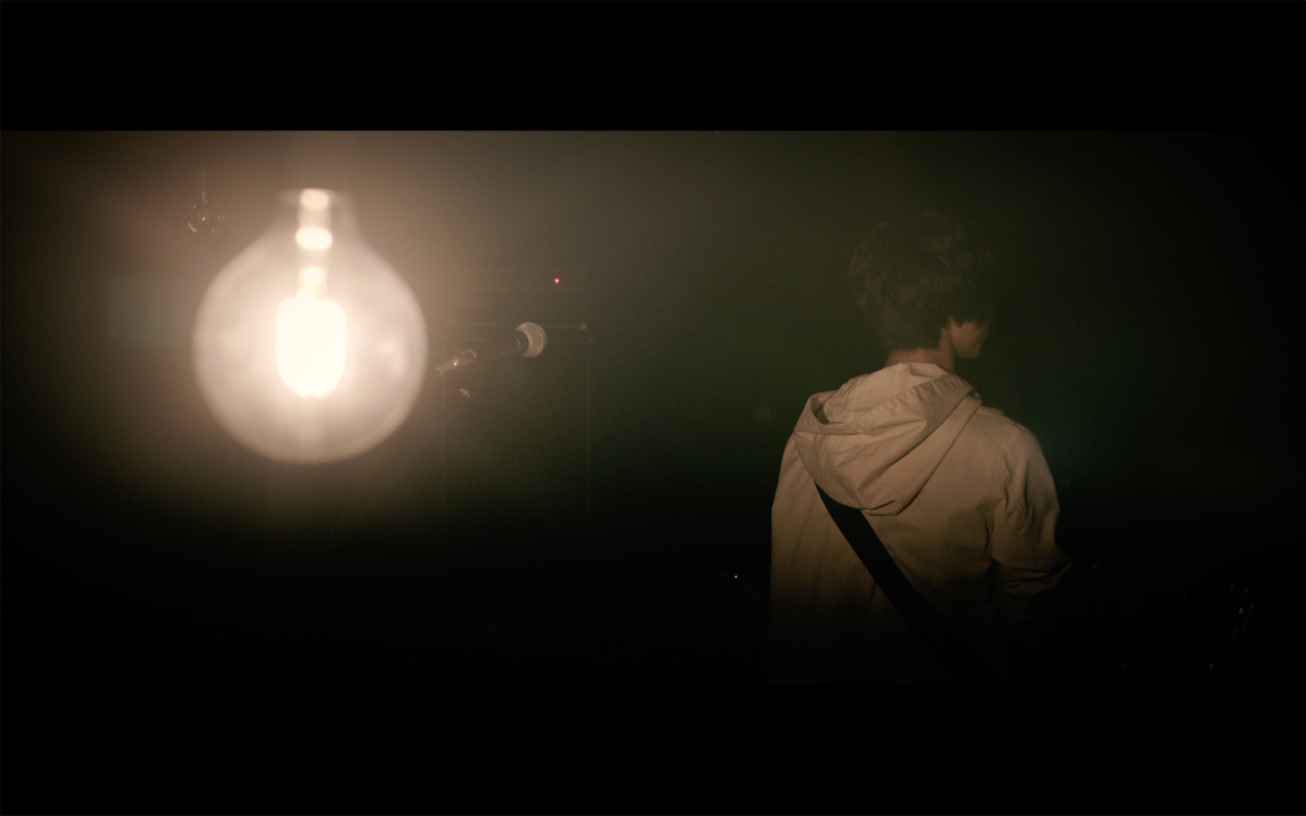 Sano ibuki「いつか」ミュージックビデオのワンシーン。