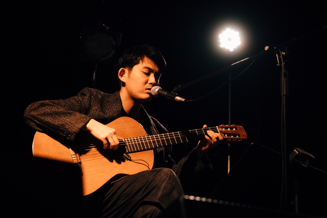 折坂悠太「折坂悠太のツーと言えばカー2019」最終公演の様子。（撮影：タイコウクニヨシ）