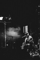 折坂悠太（撮影：タイコウクニヨシ）