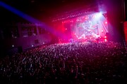 「COUPLING TOUR BKW!! STRIKES BACK 2019」Zepp Nagoya公演より、HYDEのライブの様子。（Photo by Viola Kam［V'z Twinkle Photography］）