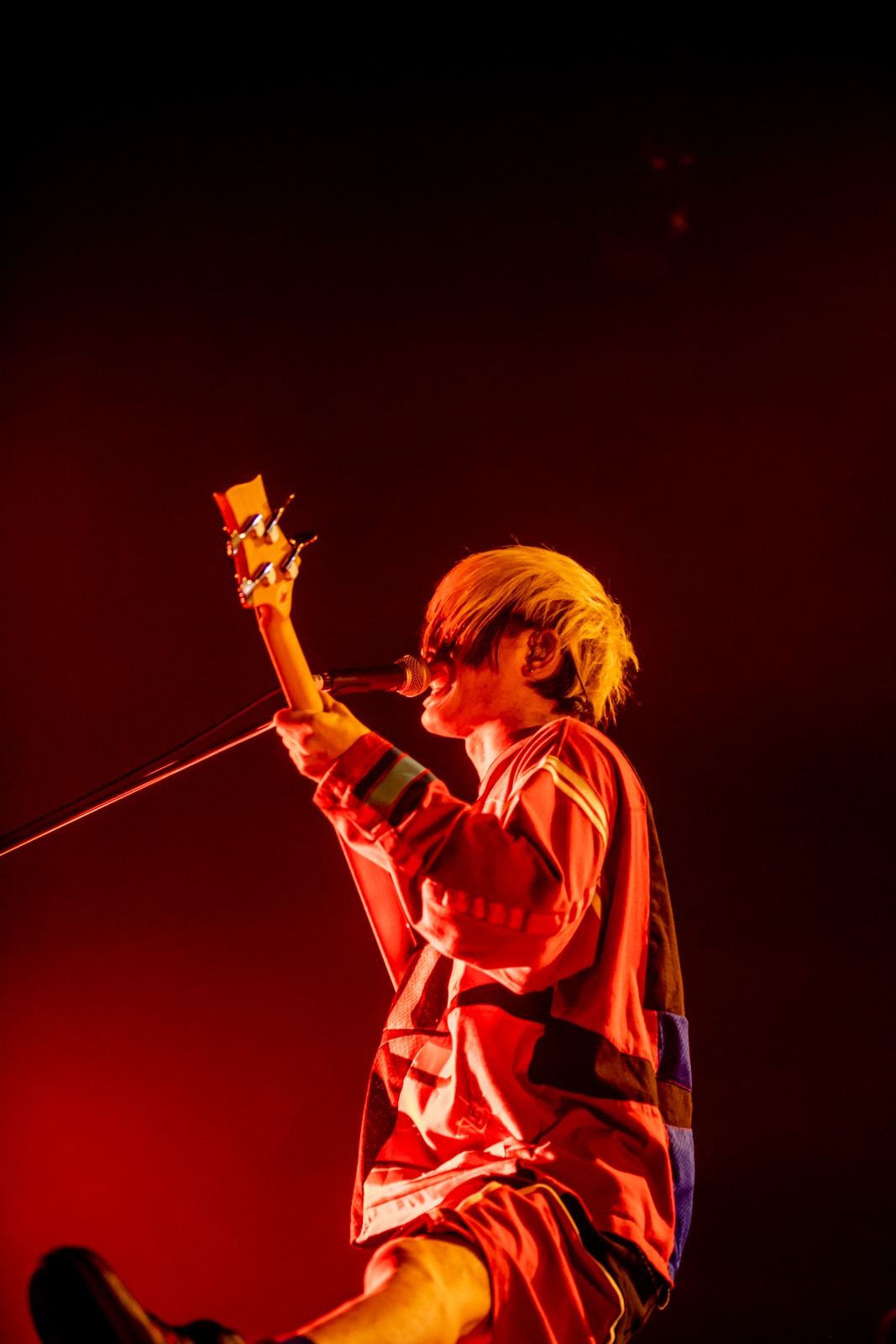 あきらかにあきら（B / THE ORAL CIGARETTES）（Photo by Viola Kam［V'z Twinkle Photography］）