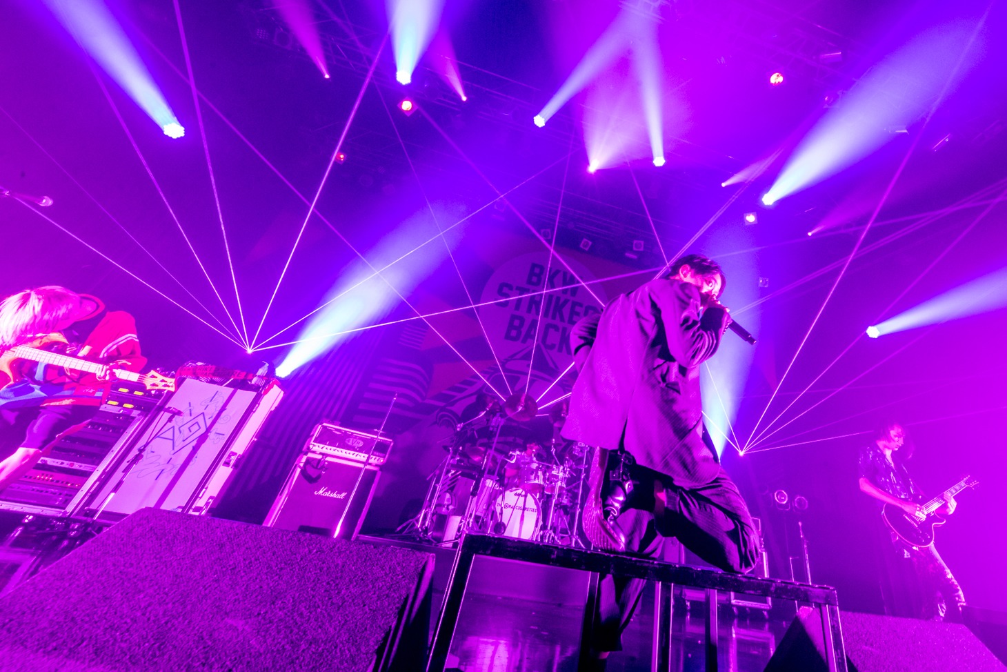 THE ORAL CIGARETTES（Photo by Viola Kam［V'z Twinkle Photography］）