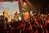 ナナヲアカリ「DAMELEON RELEASE TOUR『CHANGING!』」最終公演の様子。（撮影：樋口隆宏［TOKYOTRAIN］）