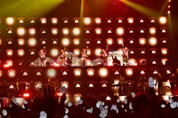 DOBERMAN INFINITY「DOBERMAN INFINITY LIVE TOUR 2019 5IVE ～必ず会おうこの約束の場所で～」大阪・大阪城ホール公演2日目の様子。