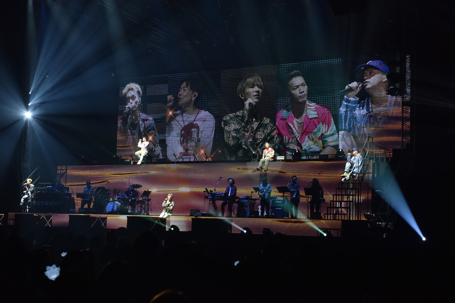 DOBERMAN INFINITY「DOBERMAN INFINITY LIVE TOUR 2019 5IVE ～必ず会おうこの約束の場所で～」大阪・大阪城ホール公演2日目の様子。